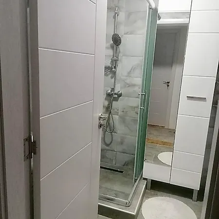 Glora Apartment